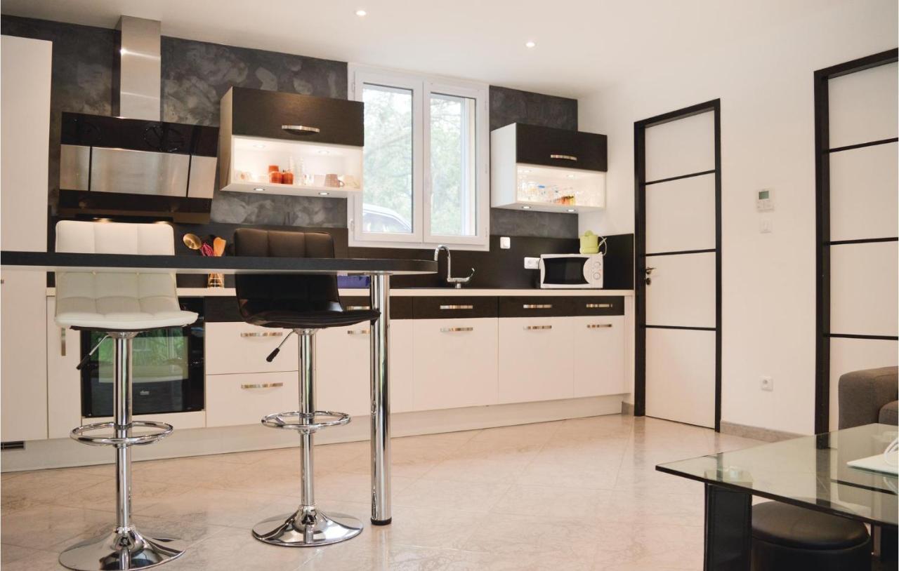 Nice Home In Ville Di Paraso With Wifi المظهر الخارجي الصورة
